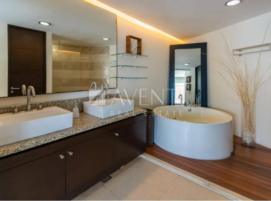 Peninsula Luxury Apartments With Ocean Front And Espectacular Views - No Pets Cancún