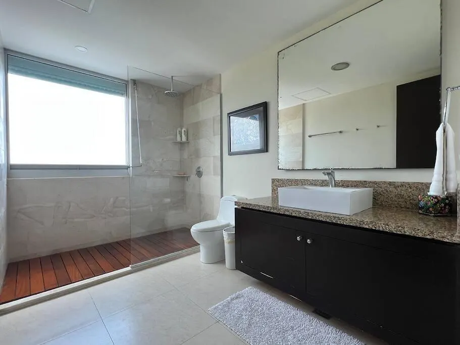 Peninsula Luxury Apartments With Ocean Front And Espectacular Views - No Pets Cancún