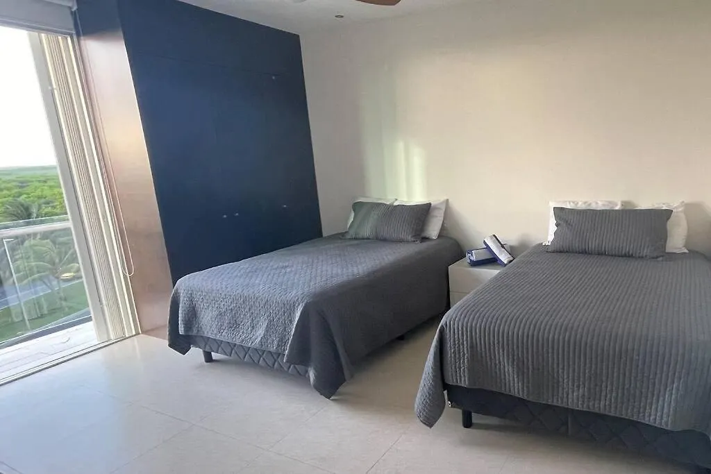 Peninsula Luxury Apartments With Ocean Front And Espectacular Views - No Pets Cancún