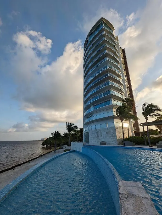 Peninsula Luxury Apartments With Ocean Front And Espectacular Views - No Pets Cancún 0*,